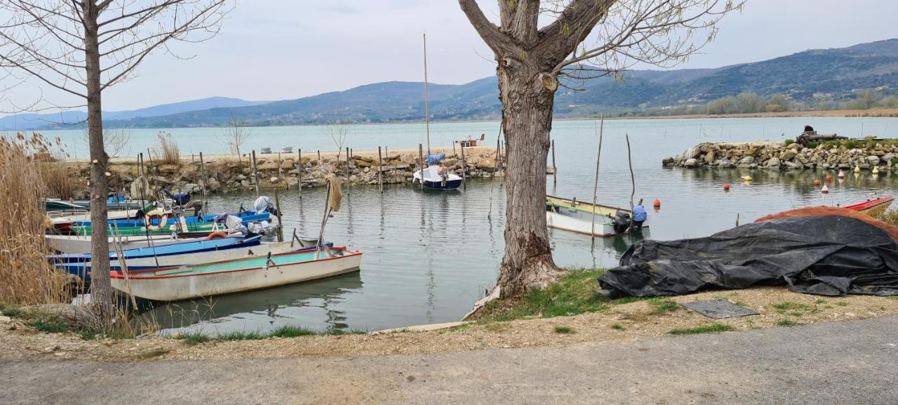Appartamento Lago Trasimeno - Torricella Pg Екстериор снимка